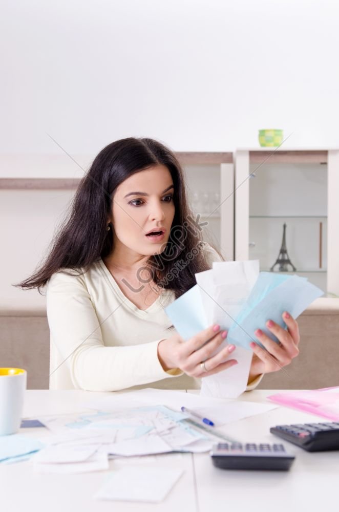 Young Woman Budget Planning With Receipts Concept Photo Picture And HD ...