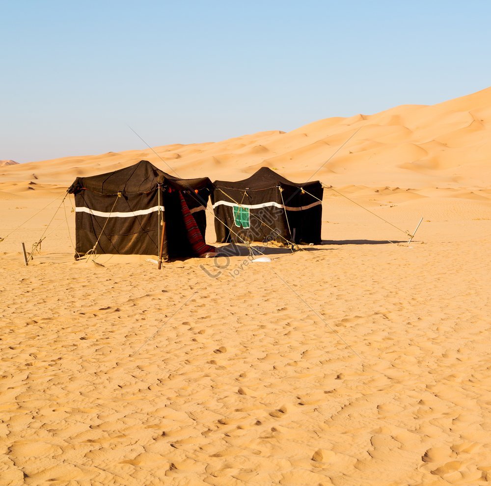 The Old Desert Photo Of Empty Quarter And Berber Peoples Nomad Tent In ...