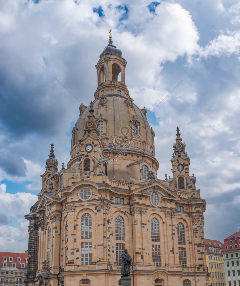 Церковь Фрауэнкирхе в центре Дрездена, Германия - Фото изображение_Фото  номер 352405698_ Формат изображения_ru.lovepik.com