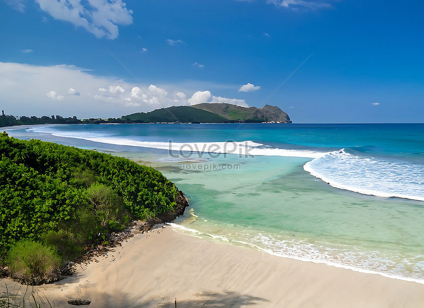 Turquoise Water White Waves Blue Sky Green Grass White Sand Beautiful ...