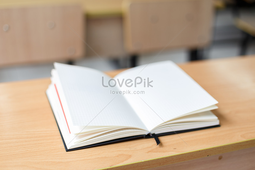 Buku Di Atas Meja Gambar Unduh Gratis Foto 500398393 Format Gambar Jpg Lovepik Com