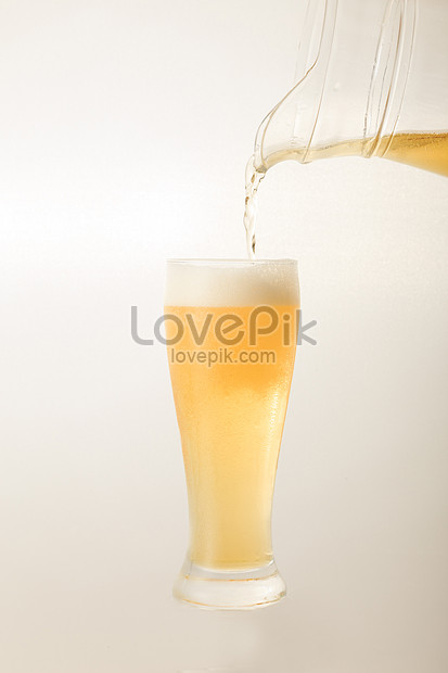 ビールを注ぐイメージ 写真 Id Prf画像フォーマットjpg Jp Lovepik Com