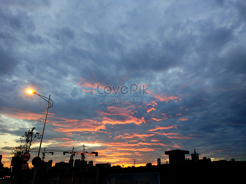 夕方の空の雲の夕日イメージ 写真 Id Prf画像フォーマットjpg Jp Lovepik Com