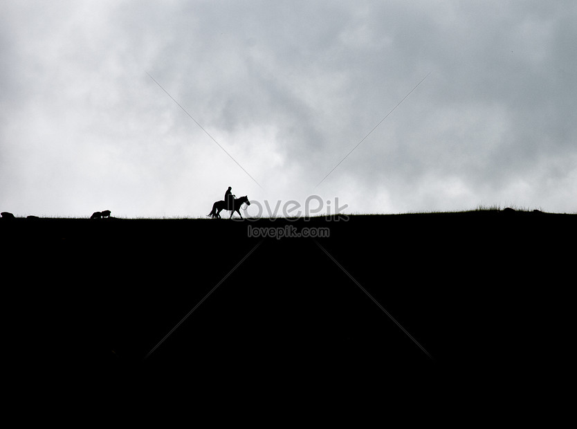 新疆草原乗馬馬暗い雲シルエット羊飼いイメージ 写真 Id Prf画像フォーマットjpg Jp Lovepik Com