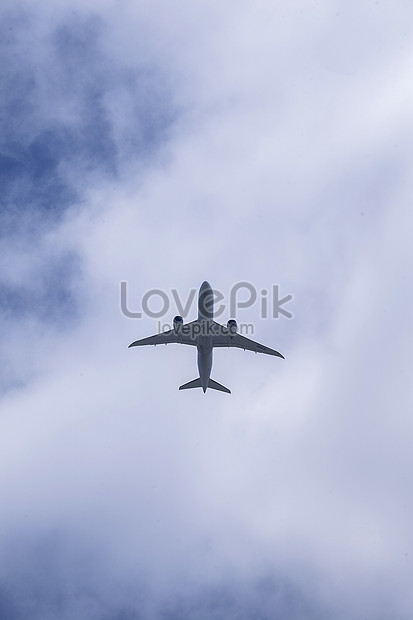 青い空と白い雲の下の飛行機イメージ 写真 Id Prf画像フォーマットjpg Jp Lovepik Com