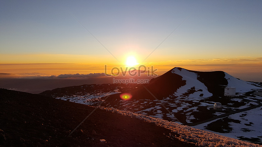 Photo De Montagne Enneigée Au Coucher Du Soleilnuméro De L