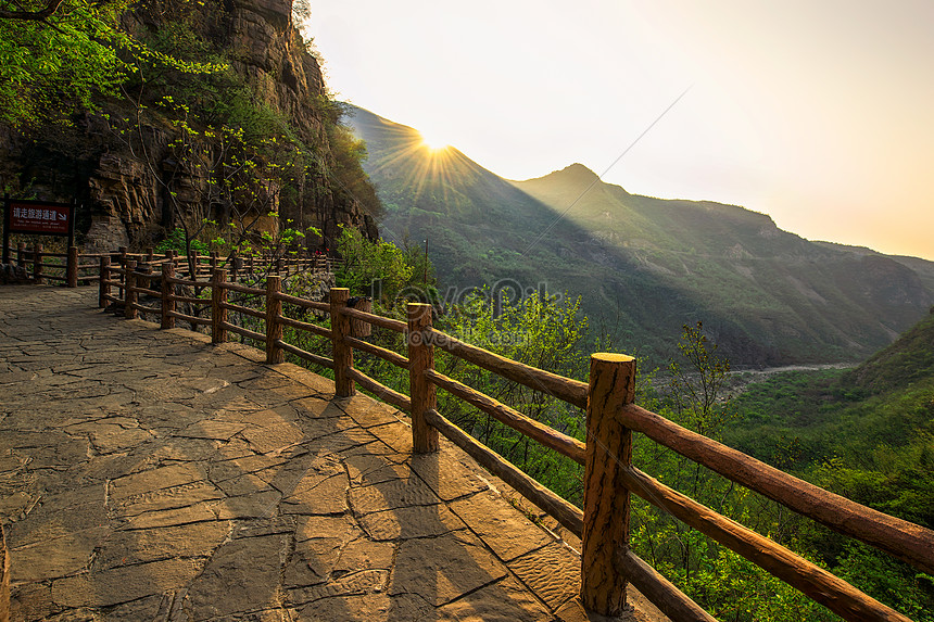 Vista Al Amanecer De La Montana Yuntai Descarga Gratuita Hd Imagen De Fotografia Lovepik