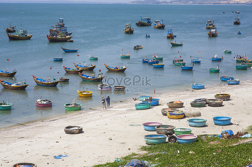 Lihat Kampung Nelayan Dan Bot Nelayan Di Pantai Vietnam Semasa P Gambar Unduh Gratis Imej 500617407 Format Jpg My Lovepik Com