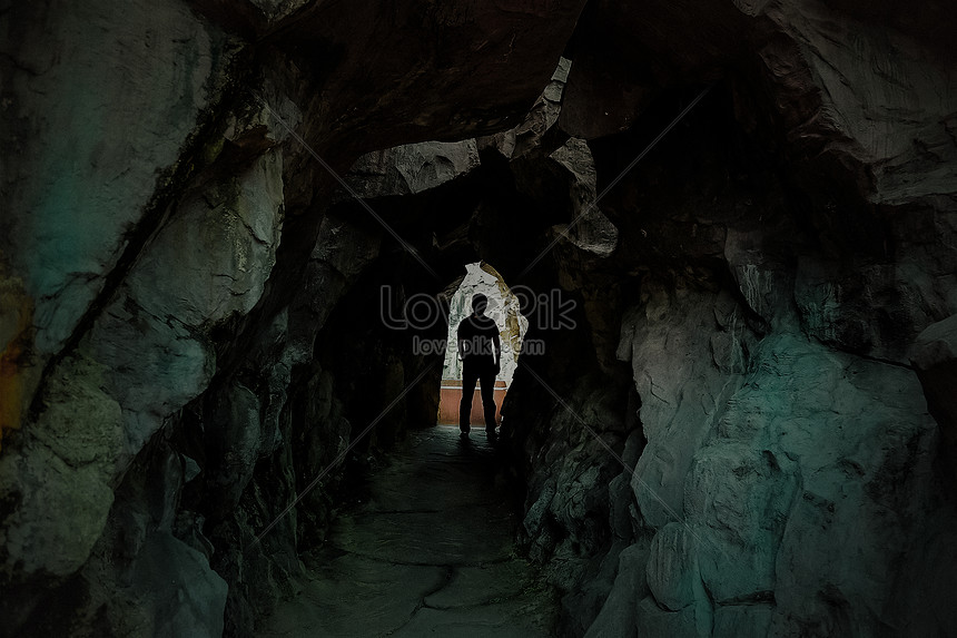 洞窟の入り口にいる男イメージ 写真 Id Prf画像フォーマットjpg Jp Lovepik Com