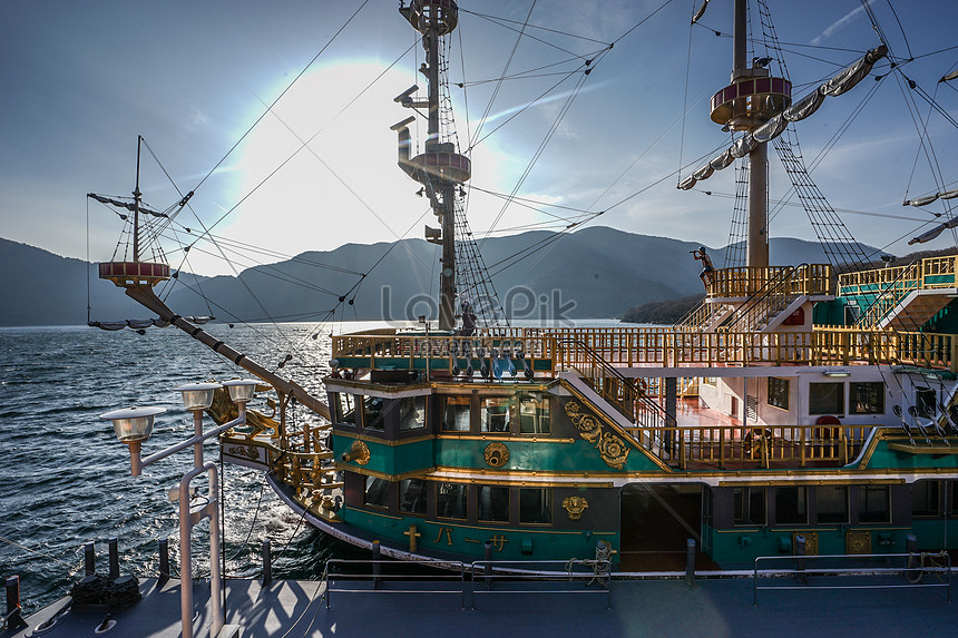 日本箱根海賊觀光船圖片素材 Jpg圖片尺寸37 2526px 高清圖片 Zh Lovepik Com