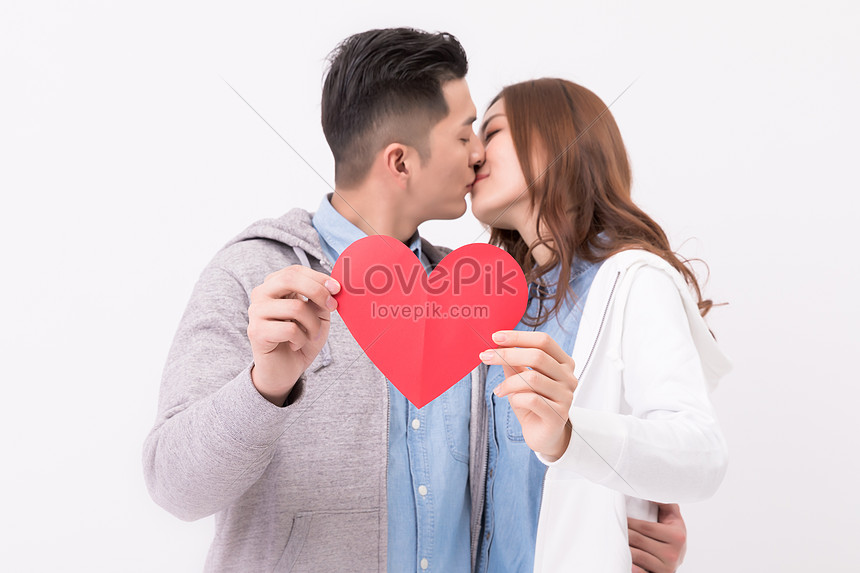 カップルが愛にキスイメージ 写真 Id Prf画像フォーマットjpg Jp Lovepik Com