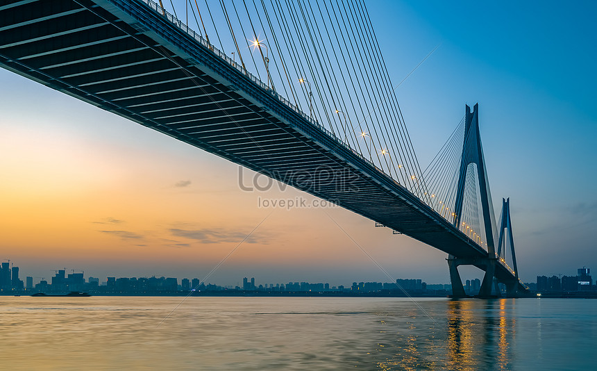 Pemandangan Malam Jembatan Sungai Yangtze Erqi Wuhan Gambar