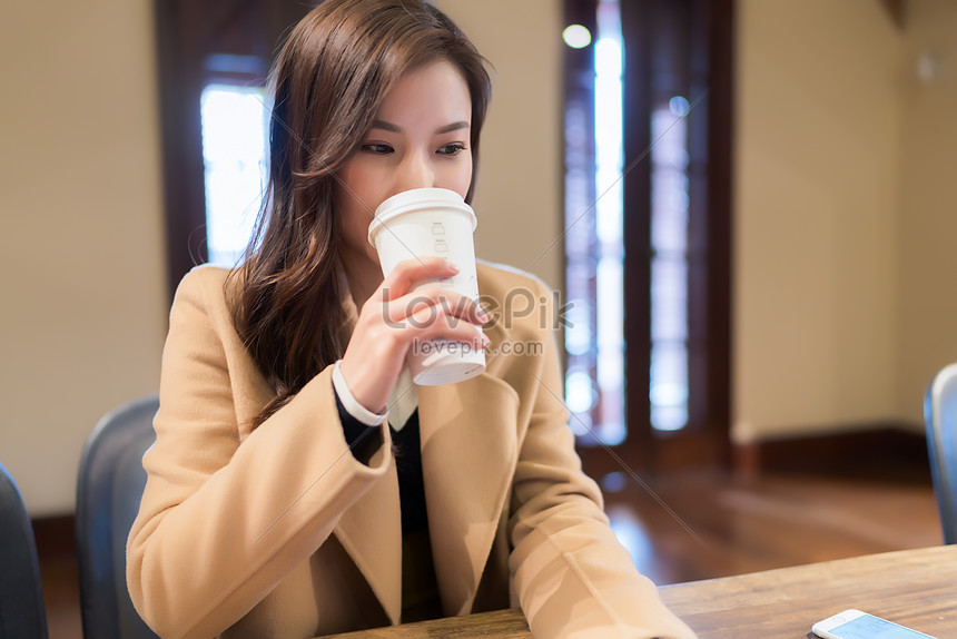 女性カフェ屋内事務所イメージ 写真 Id Prf画像フォーマットjpg Jp Lovepik Com