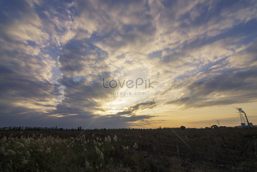 新疆夕焼け雲赤い雲燃える雲イメージ 写真 Id Prf画像フォーマットjpg Jp Lovepik Com