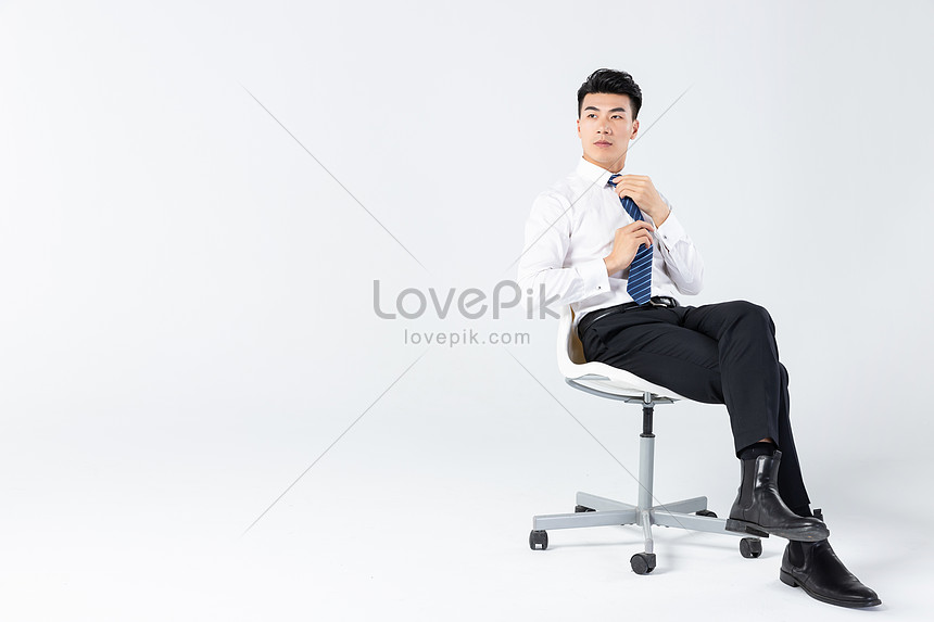 ビジネスの男性が椅子に座ってイメージ 写真 Id Prf画像フォーマットjpg Jp Lovepik Com