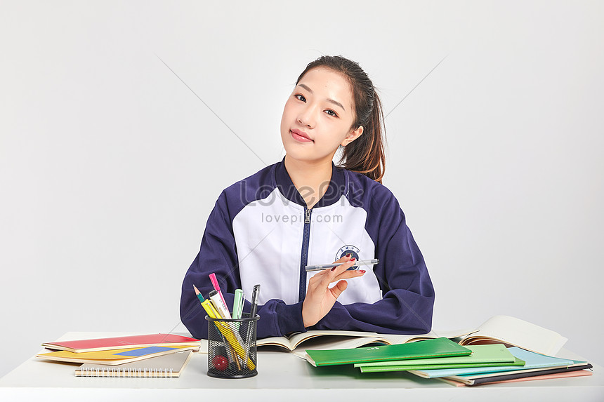 宿題をしている女子高生画像イメージ 写真 Id Prf画像フォーマットjpg Jp Lovepik Com