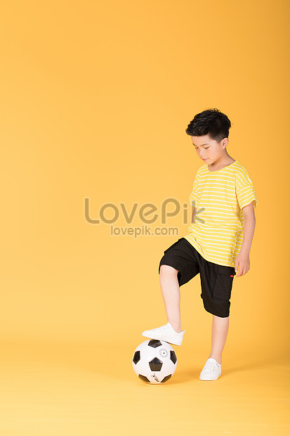 サッカー少年サッカーボールイメージ 写真 Id Prf画像フォーマットjpg Jp Lovepik Com