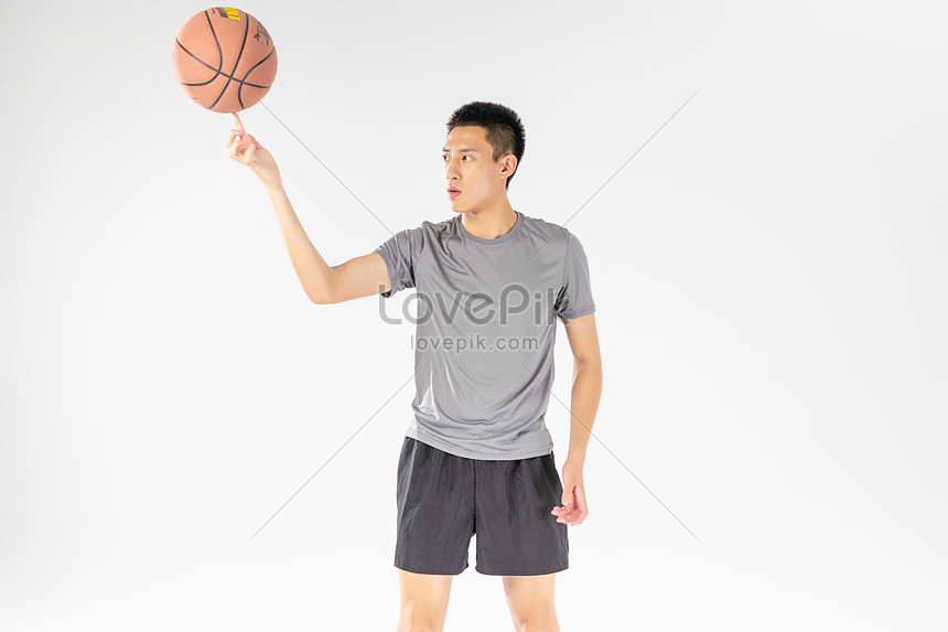 バスケットボール選手がボールを回すイメージ 写真 Id 500947219 Prf画像フォーマットjpg Jp Lovepik Com