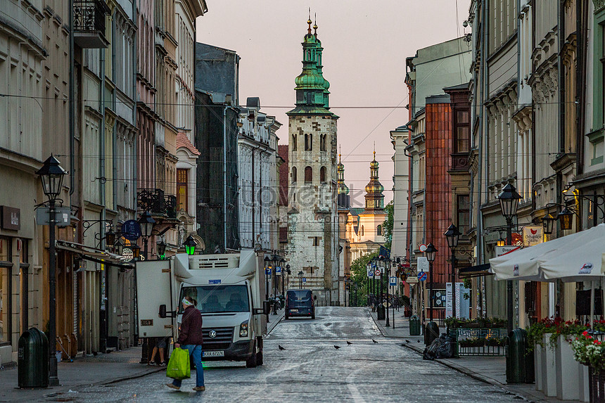 ヨーロッパの歴史と文化の街クラクフの街の風景イメージ 写真 Id Prf画像フォーマットjpg Jp Lovepik Com