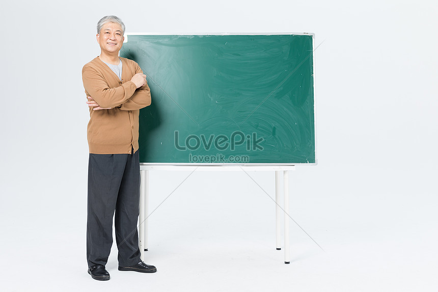 Blackboard Teaching For Elderly Men Photo Image Picture Free Download 500997209 Lovepik Com