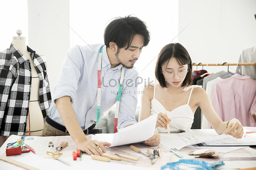 男性と女性の服飾デザイナーイメージ 写真 Id Prf画像フォーマットjpg Jp Lovepik Com