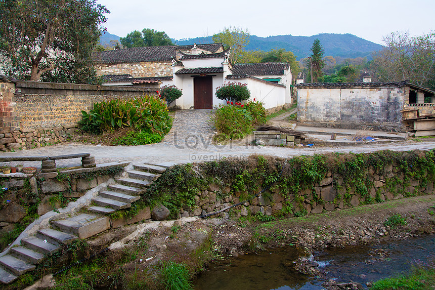 Spot Pemandangan Desa Kuno Guxian Yang Terkenal Di Provinsi