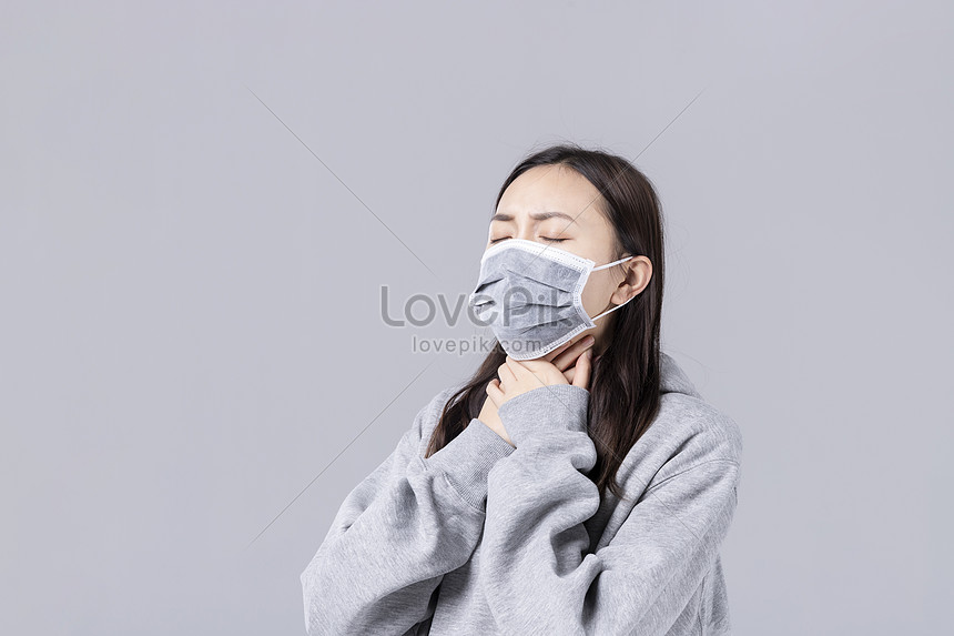 彼女の首を舐めているマスクを持つ少女イメージ 写真 Id Prf画像フォーマットjpg Jp Lovepik Com