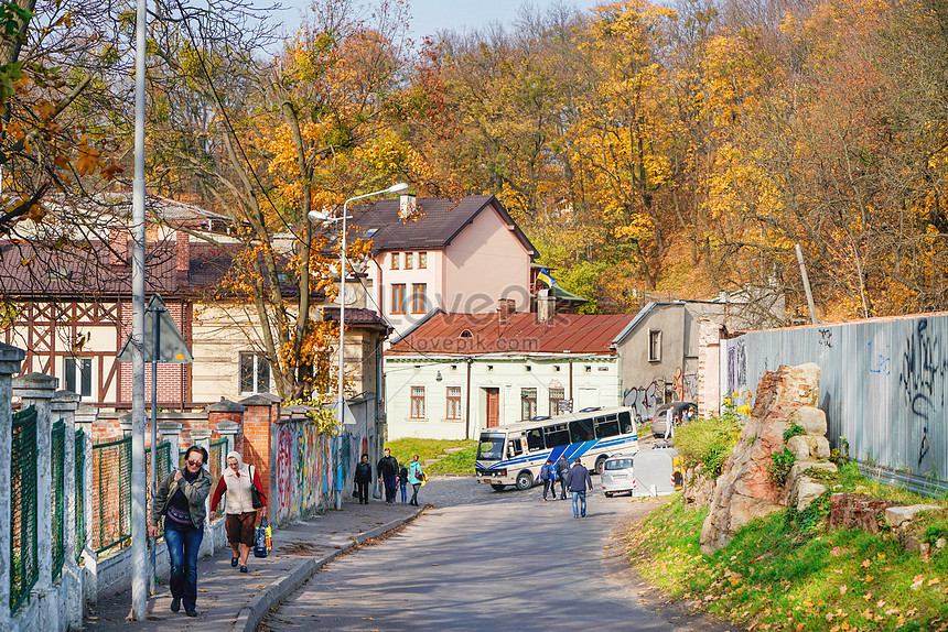 ウクライナの町の秋の風景イメージ 写真 Id Prf画像フォーマットjpg Jp Lovepik Com