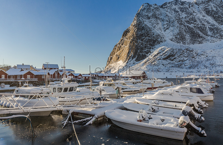 Resor Turis Norwegia Yang Terkenal Pemandangan Desa Nelayan