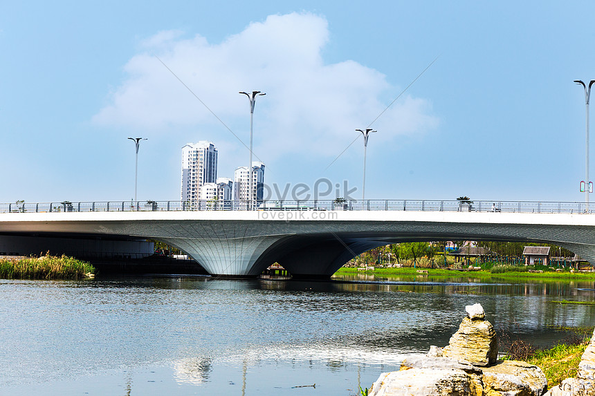 Pemandangan Kota Modern Sungai Jembatan Atmosfer Gambar