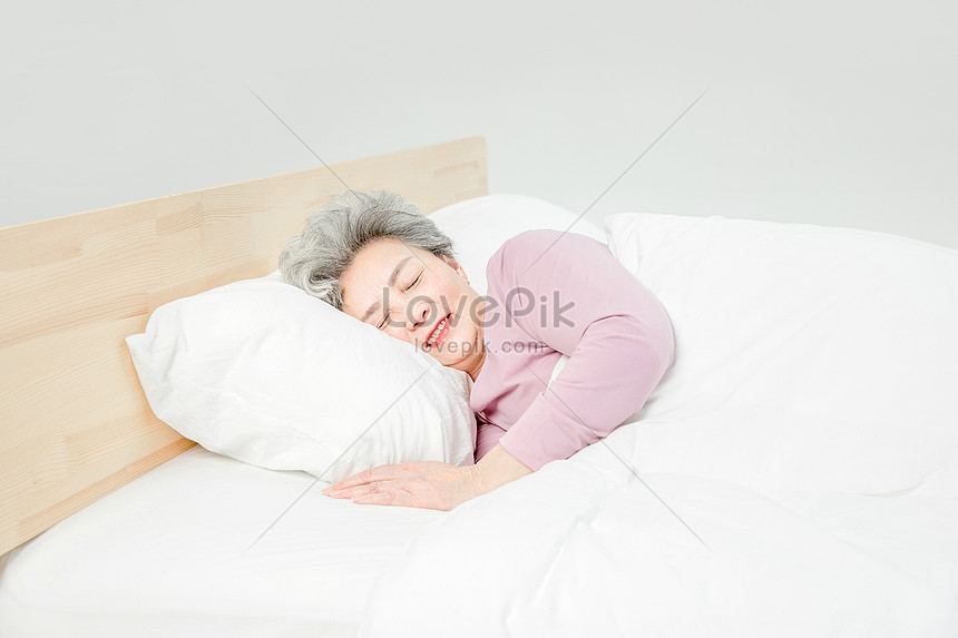 Lovepik صورة Jpg 501284494 Id صورة فوتوغرافية بحث صور رجل عجوز نائم