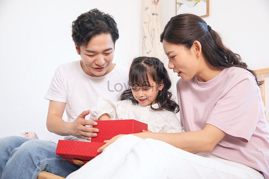 Ibu Bapa Dan Anak Anak Gambar Unduh Gratis Imej 501315989 Format Jpg My Lovepik Com