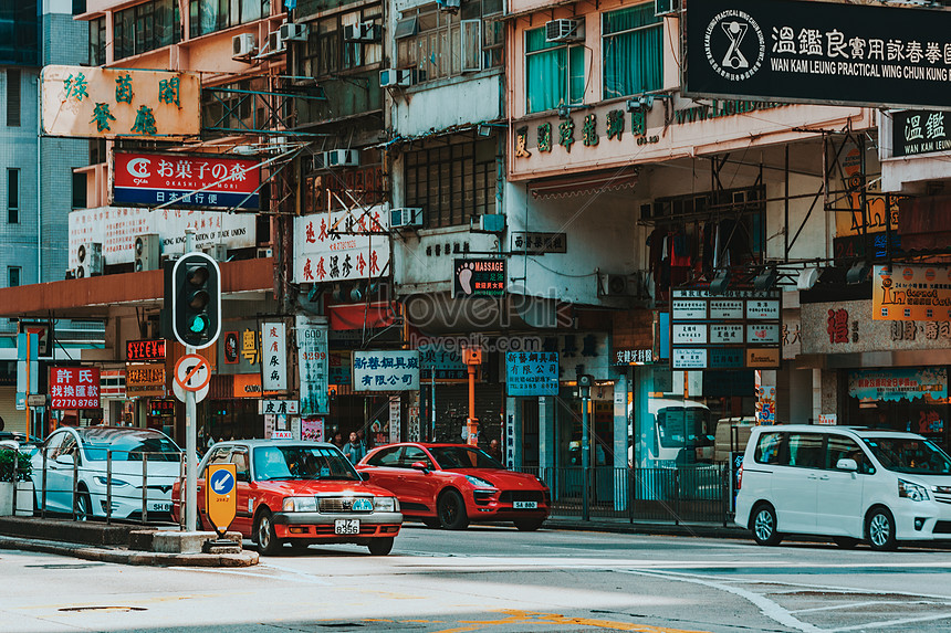 Ảnh đường phố Hồng Kong sẽ giúp bạn khám phá một thành phố sôi động và đầy màu sắc. Những con đường tấp nập, những tòa nhà cao chọc trời và đầy những hoạt động vui nhộn sẽ chắc chắn đưa bạn vào một chuyến phiêu lưu thú vị.