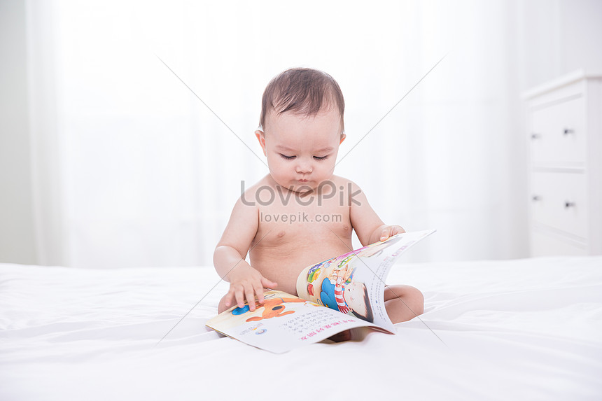 外国人の赤ちゃんの読書イメージ 写真 Id Prf画像フォーマットjpg Jp Lovepik Com