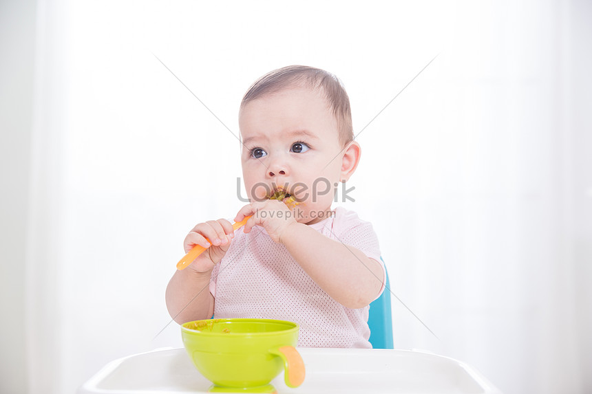補助食品を食べる外国人の赤ちゃんイメージ 写真 Id Prf画像フォーマットjpg Jp Lovepik Com