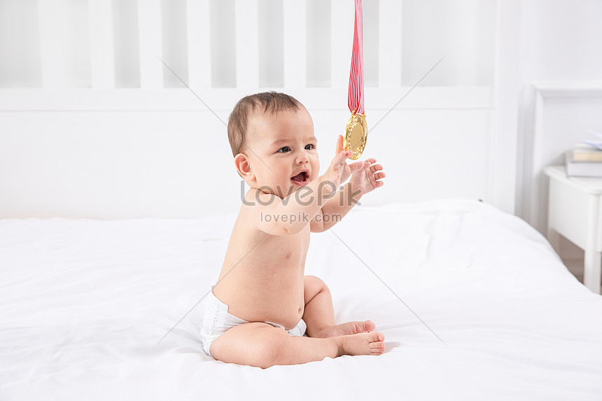 Foreign Baby Medal Photo Image Picture Free Download 501346991 Lovepik Com