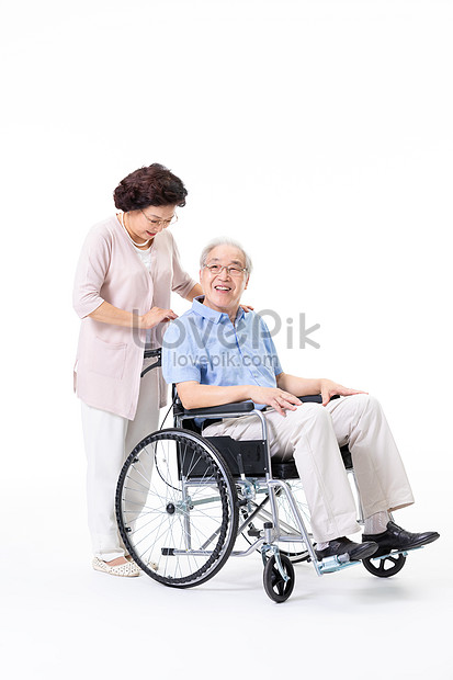 車椅子を押す老夫婦イメージ 写真 Id Prf画像フォーマットjpg Jp Lovepik Com