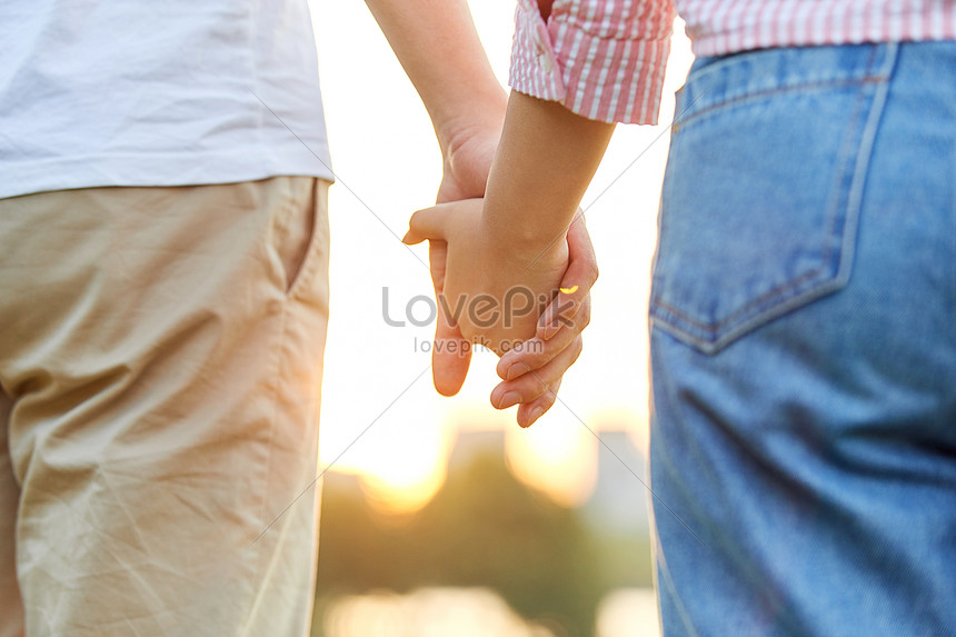 Sweet Couple Holding Hands Close Up Photo Image Picture Free Download Lovepik Com
