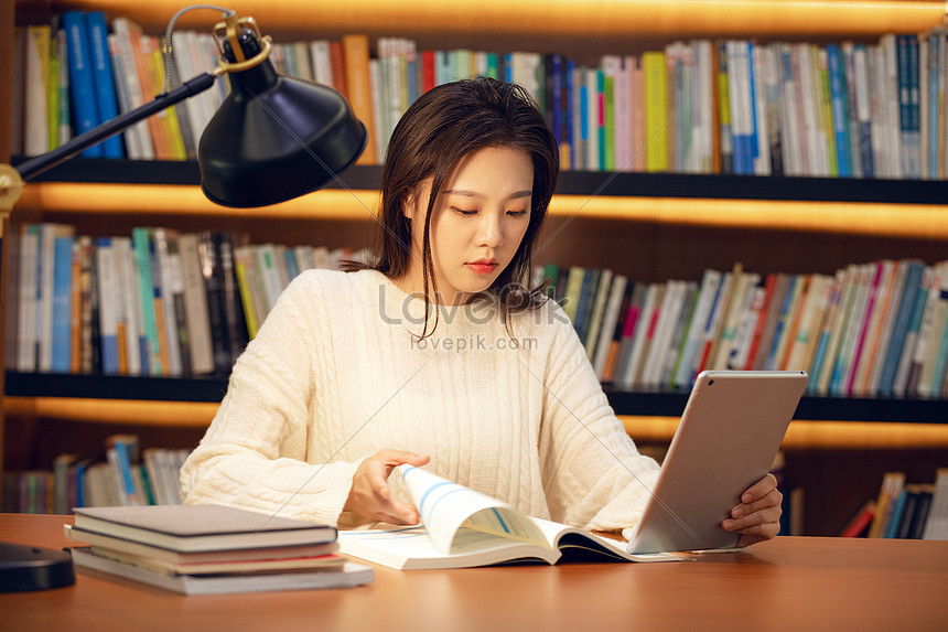 lectura de la biblioteca del estudiante universitario Imagen Descargar_PRF  Foto 501427822_JPG Imagen Formato_es.lovepik.com