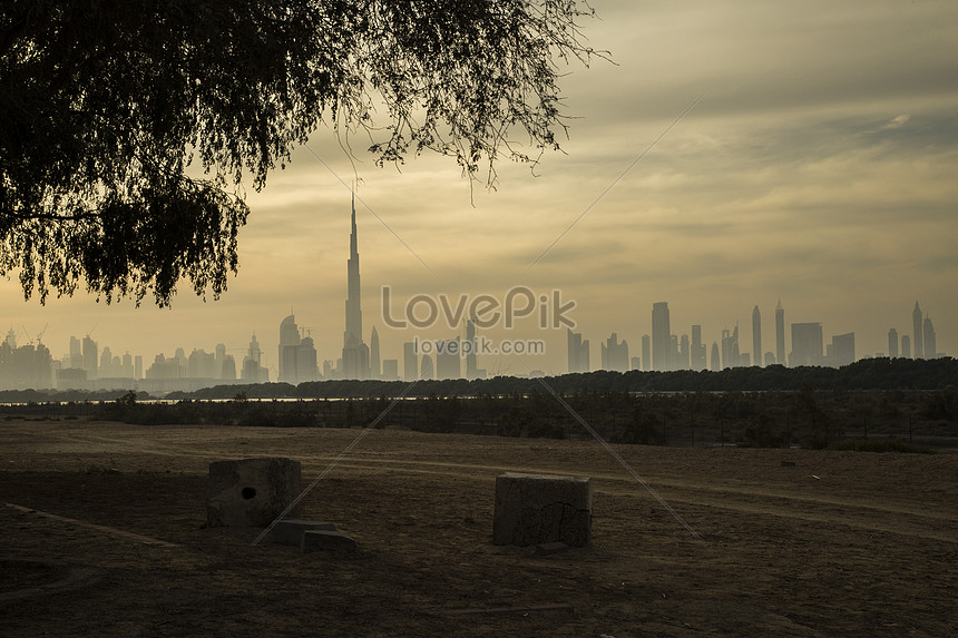 Lovepik صورة Jpg 501439229 Id صورة فوتوغرافية بحث صور برج خليفة ومدينة أفق صورة ظلية عند الفجر