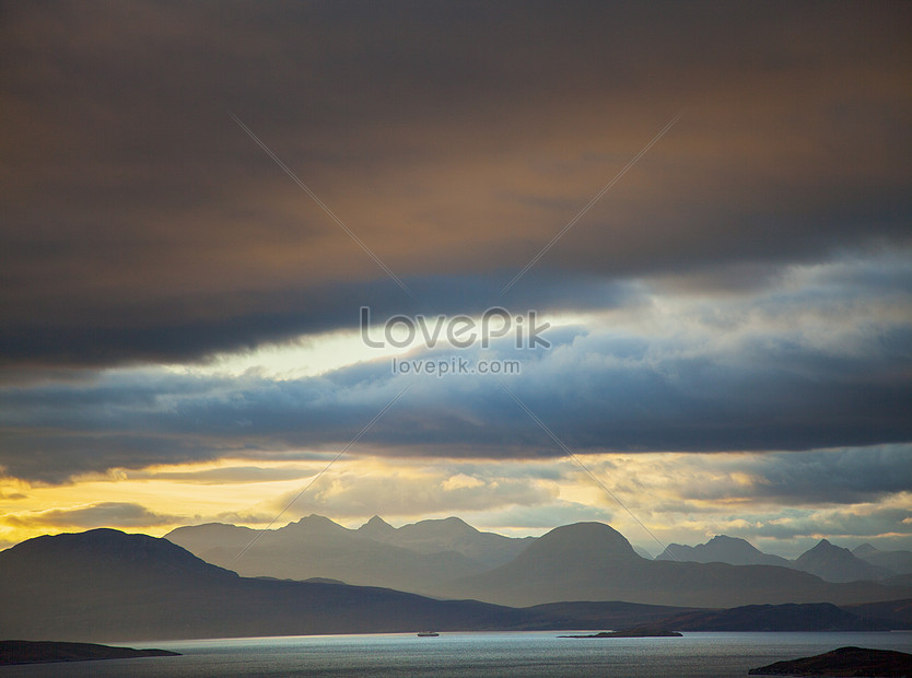 Storm Clouds Over Lake Northwest Highlands Scotland Uk Photo Image Picture Free Download Lovepik Com