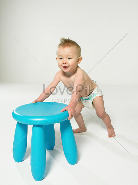 baby pushing chair