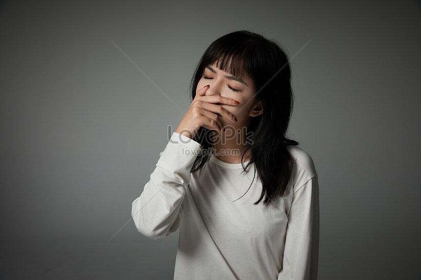 泣いている若い女性イメージ 写真 Id Prf画像フォーマットjpg Jp Lovepik Com