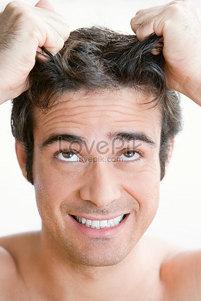 男の髪を引っ張るイメージ 写真 Id Prf画像フォーマットjpg Jp Lovepik Com