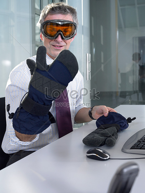 ski gloves and goggles