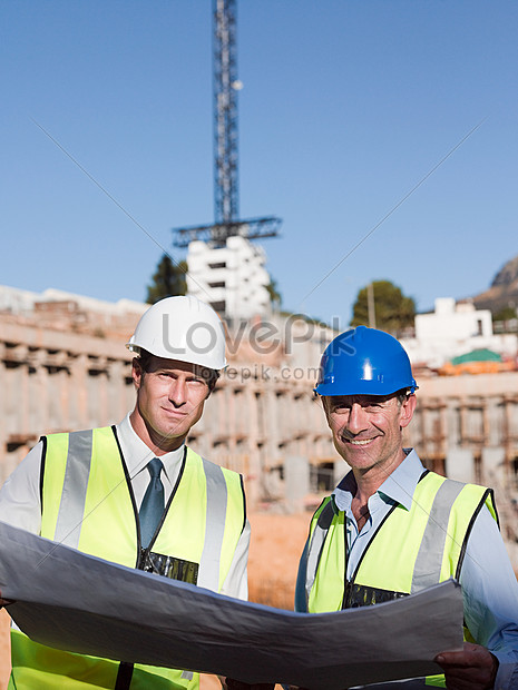 Obra De Construccion Hombre Viendo Dibujo De Construccion Descarga Gratuita Hd Imagen De Fotografia Lovepik