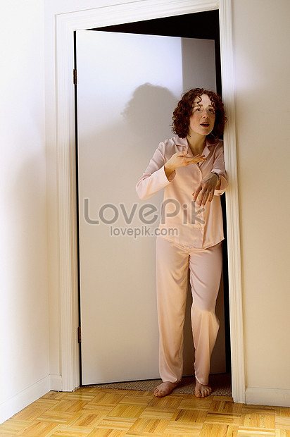 Tired Woman Standing At The Door Picture And Hd Photos Free Download On Lovepik