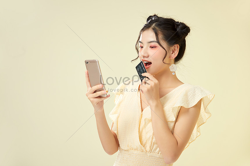 Cute Beauty Holding Mobile Phone For Shopping Photo Image Picture Free Download Lovepik Com
