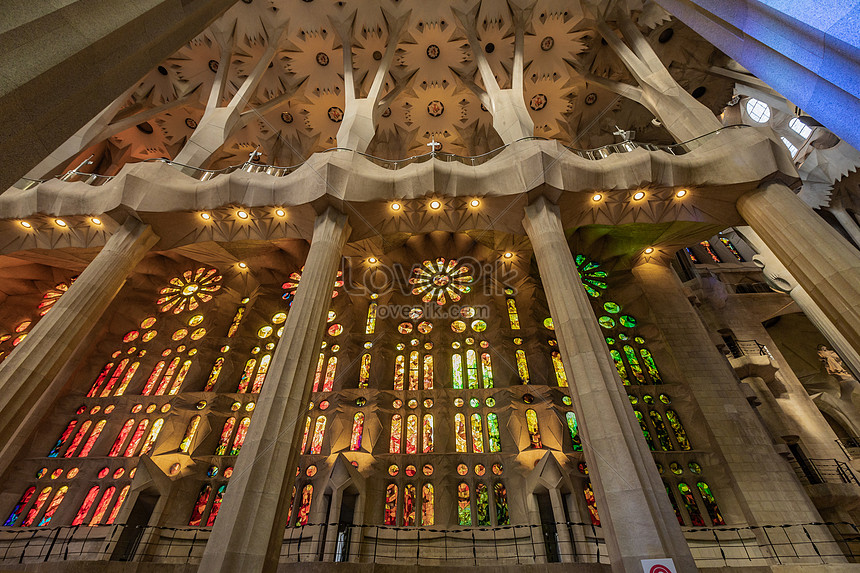 Bilder Zum Innenraum Der Sagrada Familia Touristenattraktion In Barcelona Download Foto Id Jpg Bilder Prf De Lovepik Com