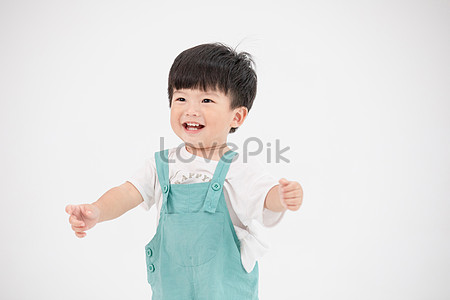 Toddlers, children, learning to walk and play photo image_picture free ...